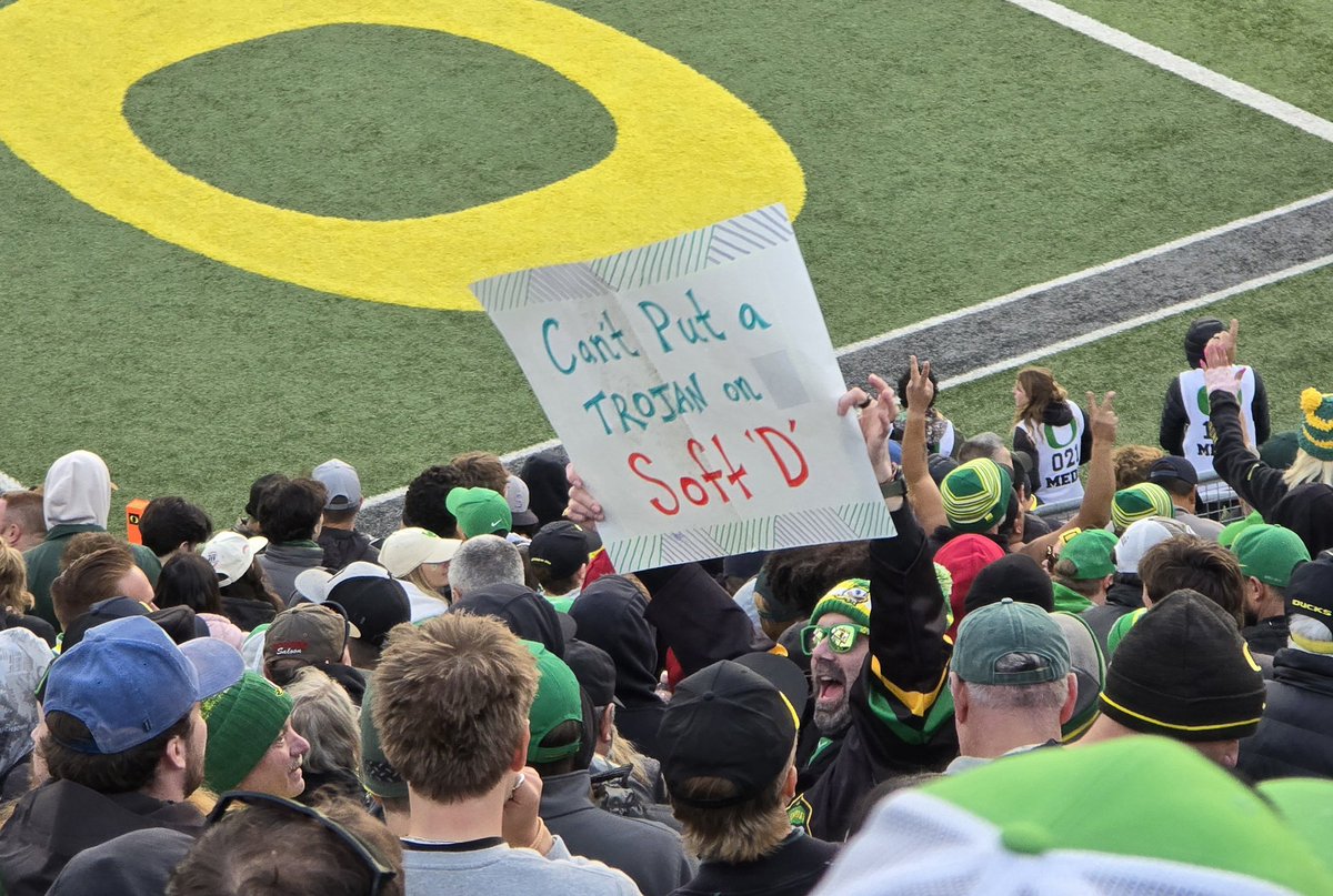 flashfire34's tweet image. Scientifically proven? From Oregon vs. USC today.
