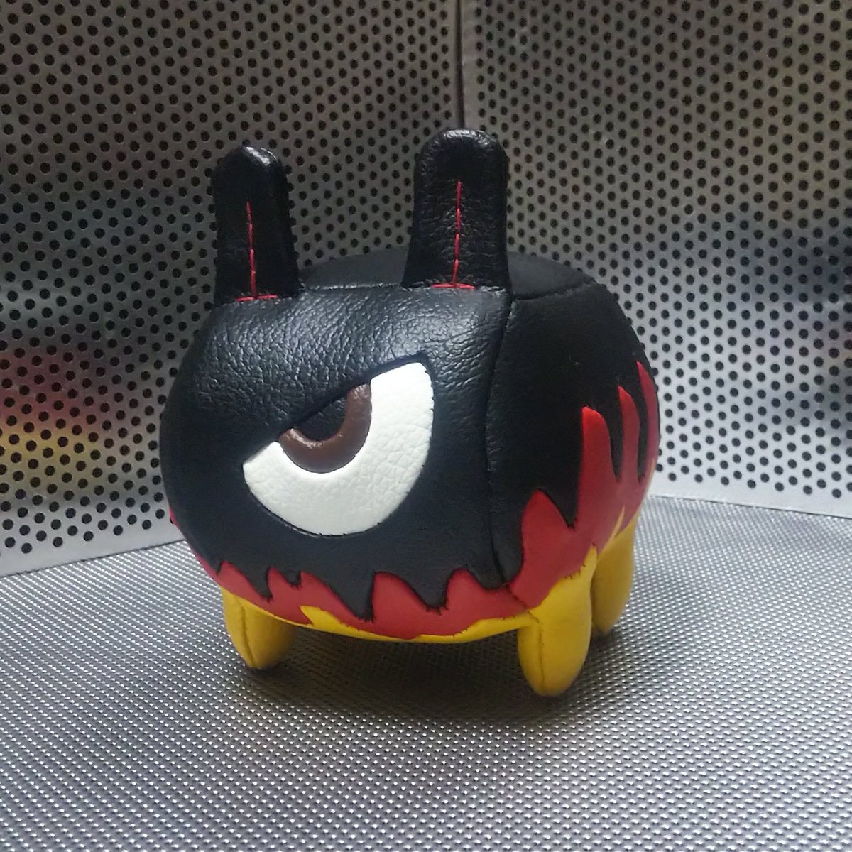 AYATARO_robot's tweet image. 炎とサルを出品しました！良かったら見てくださいね。ひと針ひと針手縫いで縫い上げています！頑張りましたよ～。😆🧵

ayataro.base.shop