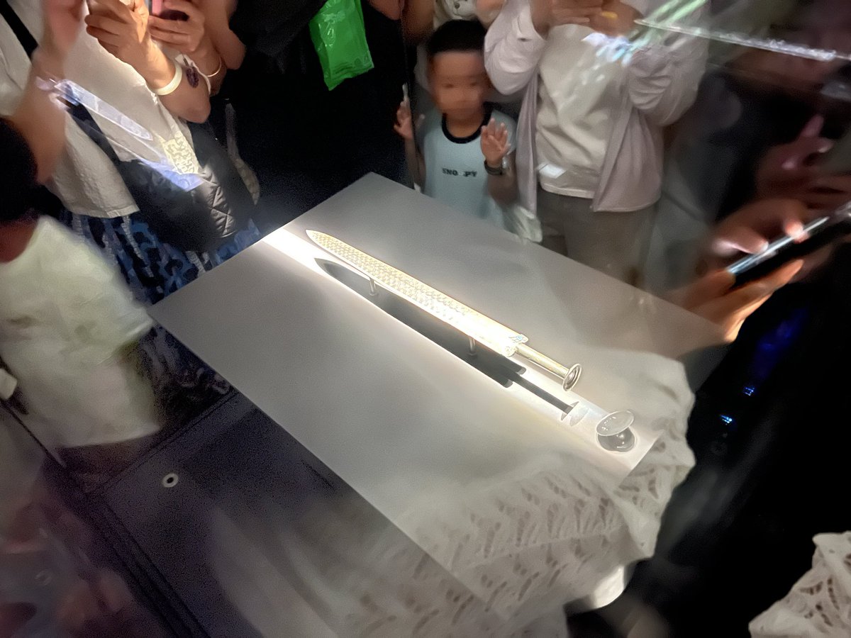 ckc_pop's tweet image. 今年也去了，劍屁股跟全身來了幾張就走了，人太多了，喘不過氣……