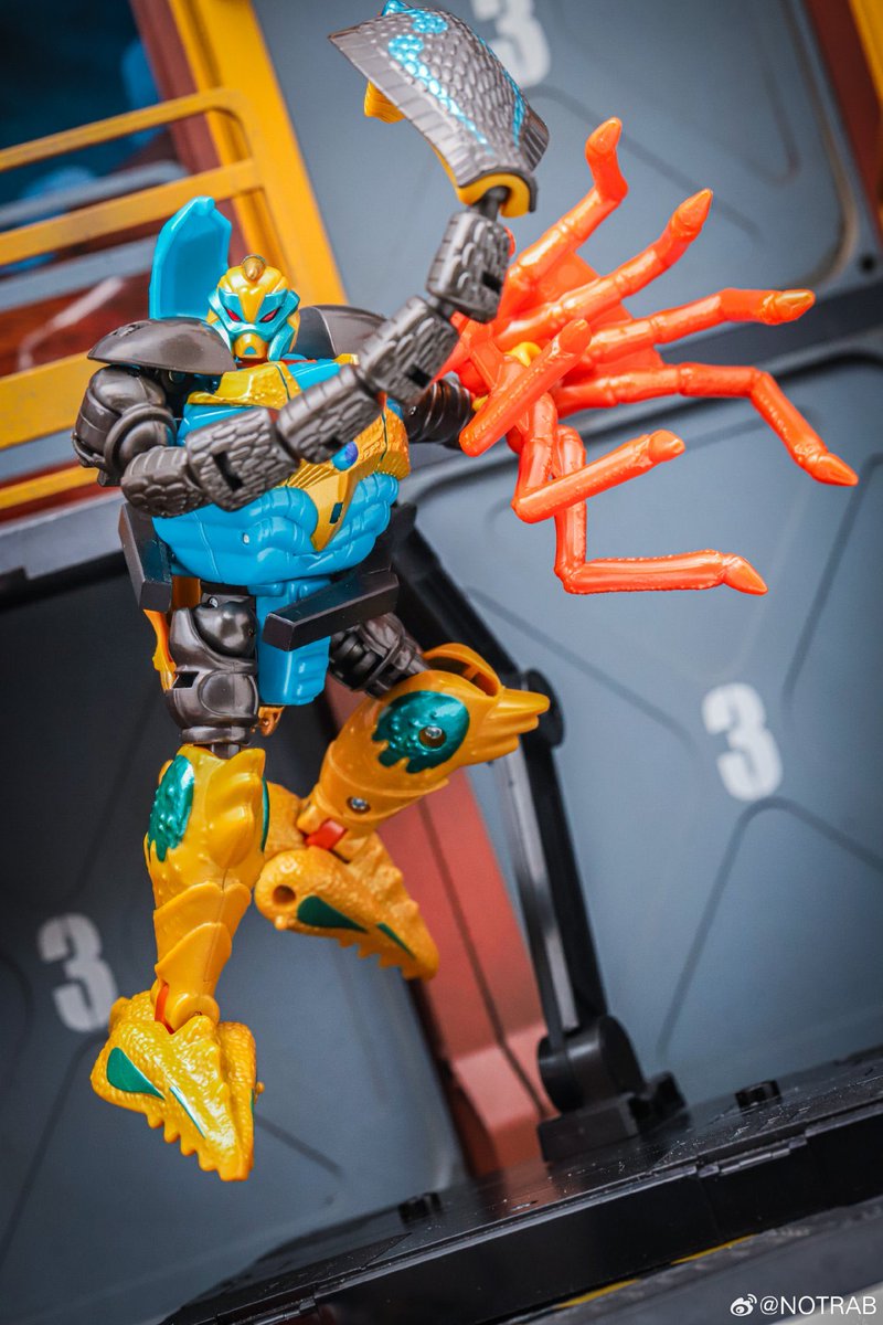 TransformersHQ1's tweet image. A look at Age of the Primes [Deluxe Class] Quickstrike!

📸: NOTRAB (Weibo)

#Transformers #Quickstrike #Hasbro