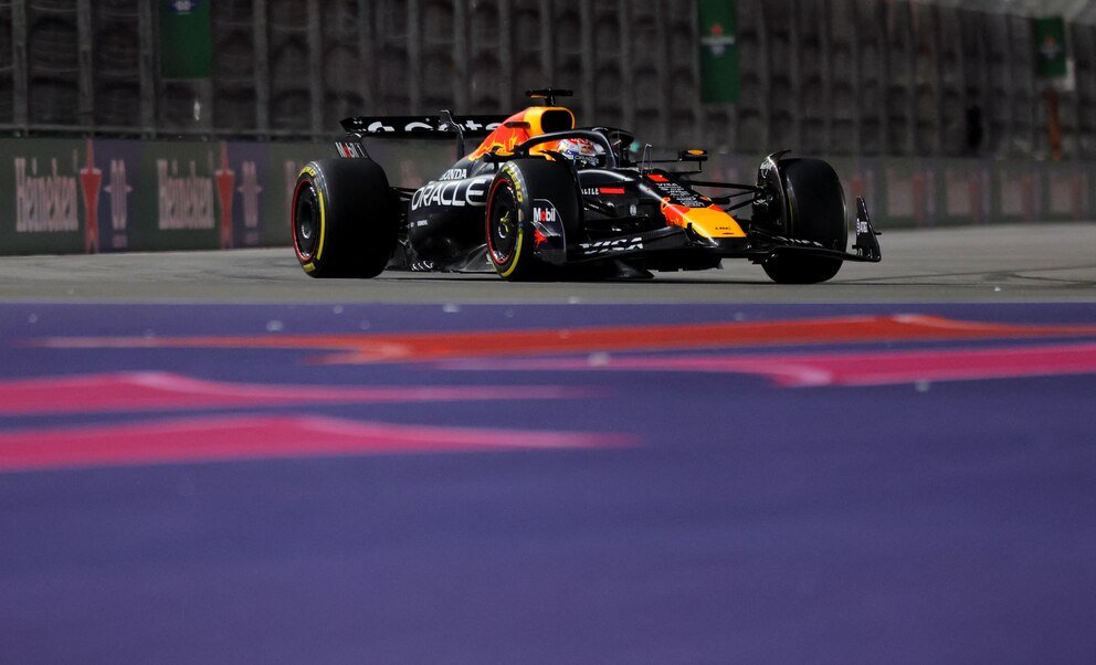 #LasVegasGP
FINAL!!! GANÓ VERSTAPPEN (Red Bull) y deja el campeonato al rojo vivo a falta de dos carreras.Norris (Mc Laren) segundo y líder, tercero, Russell (Mercedes). Colapinto padeció a Alpine, 17° y último en pista. Gasly 15
#Colapinto