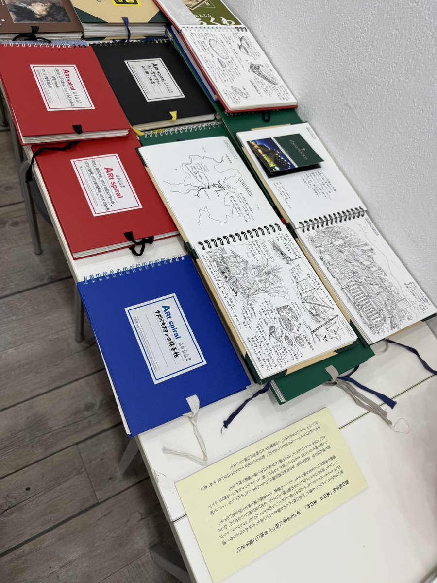 hagisoccer's tweet image. びあの役員でもあり書道家でもある小林さんの「小ばやし展」へ。

旅にはスケッチブックを携え、印象に残ったものを書き留めているとのこと。確かに、スマホで画像に残すのも便利だが、絵に起こすことで、その映像に想い的なモノも表現できる。…