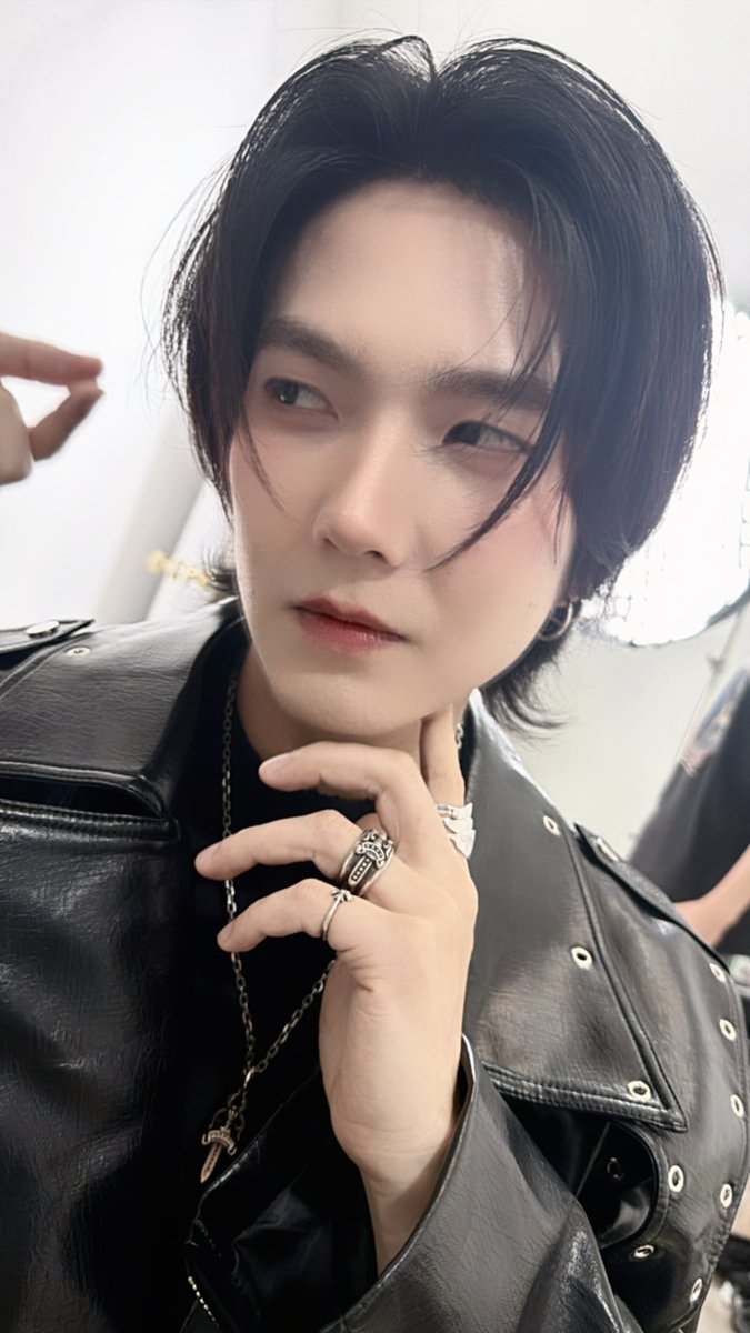 Have a nice and sweet Sunday. The weather has turned cold so keep warm P'Biu and Byl.

BUILD WITH SECRET MISSION

#GOTOSANXBUILD
<a href="/JakeB4rever/">BIU.</a> #BuildJakapan
#Beyourluve