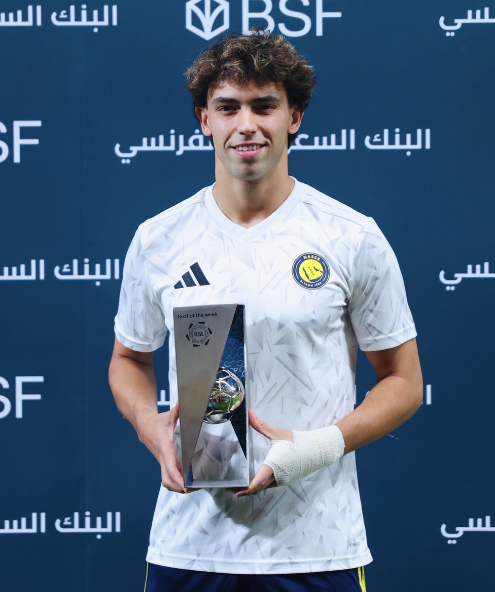 TheNassrZone's tweet image. Joao Felix will receive his goal of the week award before today’s game.