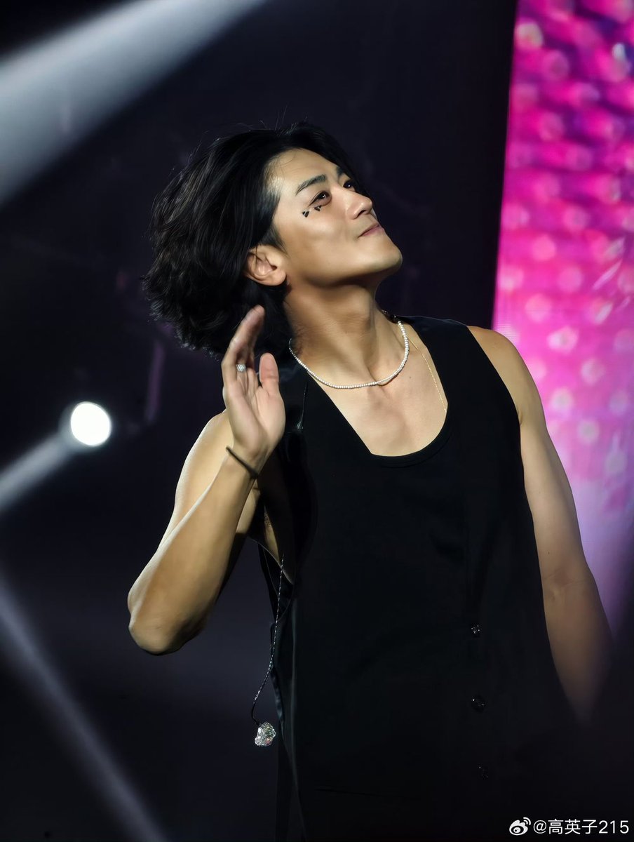 tea_Jxx's tweet image. なんで仁君は上海行く度ばぶくなるんだろうか👶🍼