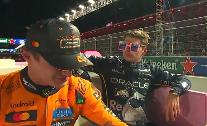 alexescalera17's tweet image. Como le explicas a alguien que no sabe de F1 que este tipo con lentes es tetracampeón, y es un animal en pista?