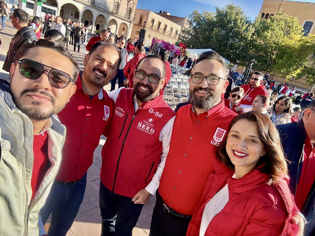 El día de hoy pusimos nuestro granito de arena para aportar a una gran causa: “Radio maratón 2025”, no cabe duda que cuando la sociedad se une y con liderazgo el Gobernador Dr. <a href="/EVillegasV/">Esteban Villegas V.</a> y la Sra. <a href="/Marisol_rosso/">Marisol Rosso</a> respaldan estas iniciativas, suceden grandes cosas en Durango