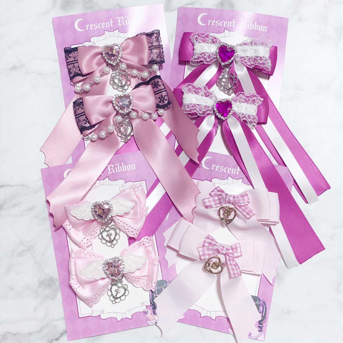 地雷系や量産型ファッションに合うピンク色のリボンクリップ🎀
ひとつひとつ色味が異なります
ぜひイベントで実際にご覧になってくださいね

価格：2500円
　◇　◇　◇
#熊本くりぷら 
サークル名：Crimson Eden
スペース：E11、12
ジャンル：ハンドメイド