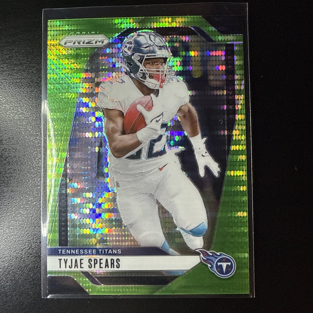 ZeeFlipsRips's tweet image. Listed some color tonight on eBay ✅

I’ve always loved Prizm 😃

#TheHobby #SportsCards

ebay.us/m/nqHDrY