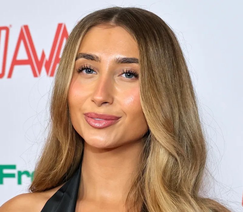 HardSnipe's tweet image. 🚨JUST IN: Lily Phillips buys $45M worth of SOL with an average price of $126.17