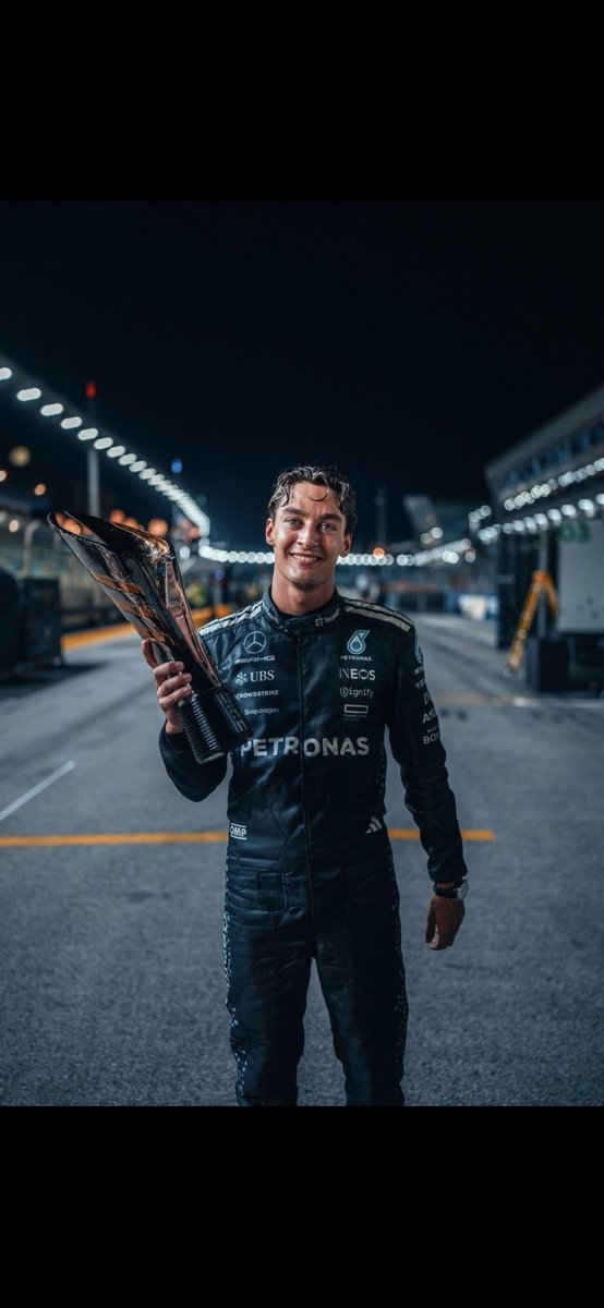 Komodo_ejdeeri's tweet image. George Russell gene geregini yaptı max Verstappen puan farkını çok kapatmasın diye Norris e yol verdi 2 ci yaptı biz senden razıyız George Russell