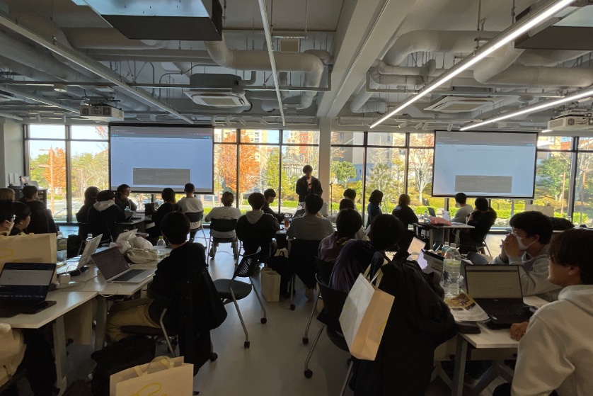 xinsuzuki's tweet image. 【#58hack】#Hackathon for students DemoDay

No.9：風見鶏
“うまい棒モンスター”
topaz.dev/projects/a6e47…

#Progate #ゴネンゴ #関西学院大学 #SparkBase
#イルグルム #YRGLM #インフォームシステム #THEBIGLE
#スタディスト #スーパーハムスター #RIZAPテクノロジーズ
#ハッカソン #学生エンジニア