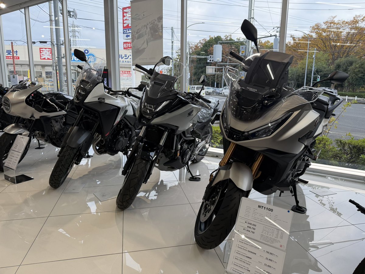 springboardjp's tweet image. 三兄弟、オラのは末っ子、
NC750はあんまりサイズ感変わらないけど、NT1100は大きいな