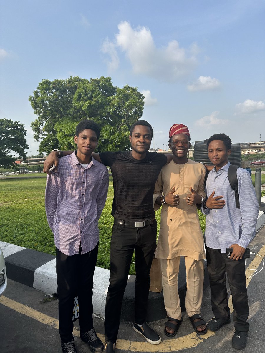 iamkingdevv's tweet image. Met @durutheguru , and we chatted a bit about the market gap in fintech and the best approach to closing it, right after he gave a brilliant presentation.
It was a good time, my first DevFest that.
Till next year then!