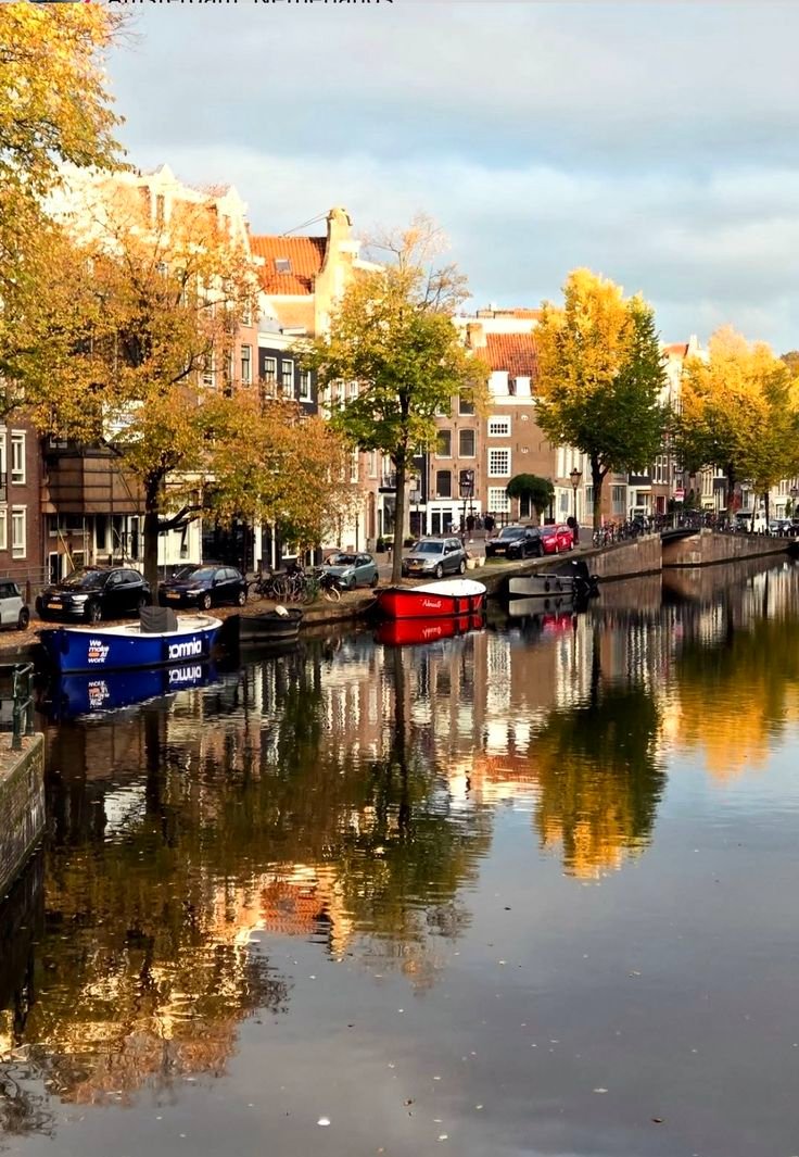 mfarooqbukhsh's tweet image. Happy Sunday morning everyone ☀️❣️ 

If Sundays had a soundtrack, Amsterdam’s canals would play it.

#Amsterdam #Netherlands #sundayvibes