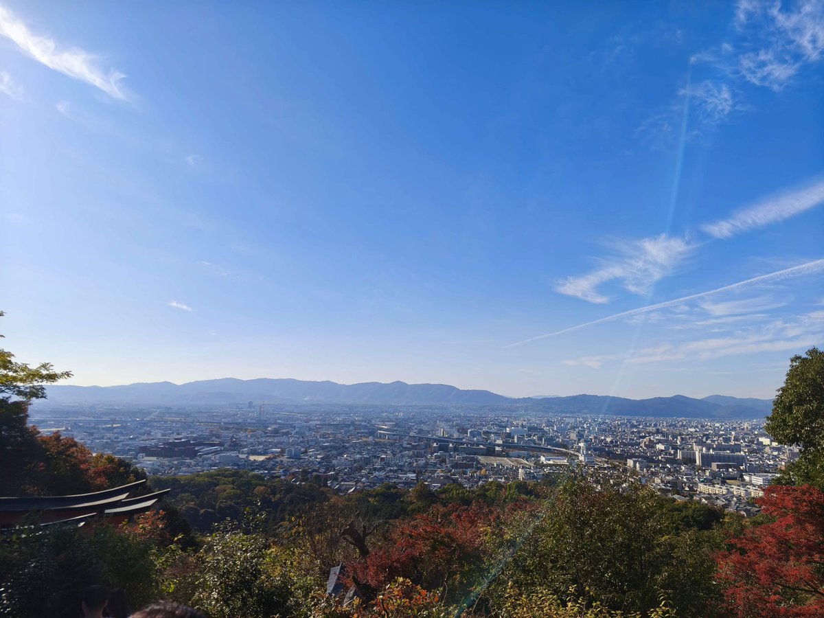 足パンパンです