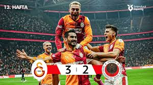 VAR, VARlığından UTAN!
Futbolumuzda esas sorun hakemler değil VAR!... Çifte standart uyguluyorlar. Hem kulüp ayrımı yapıyorlar hem resmen lig dengelensin diye maça müdahale ediyorlar. 3-2’lik Galatasaray Gençlerbirliği maçında VAR’daki Bülent Birincioğlu sorgulanmalı. Sen kör
