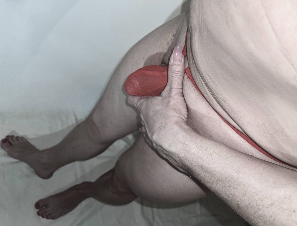 H helping hand

❤️❤️🍆❤️❤️