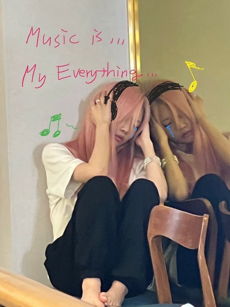 hyeiosity's tweet image. music is…my everything… 🎵🎶

#Artms_In_Denver #ArtmsDenver #ARTMS