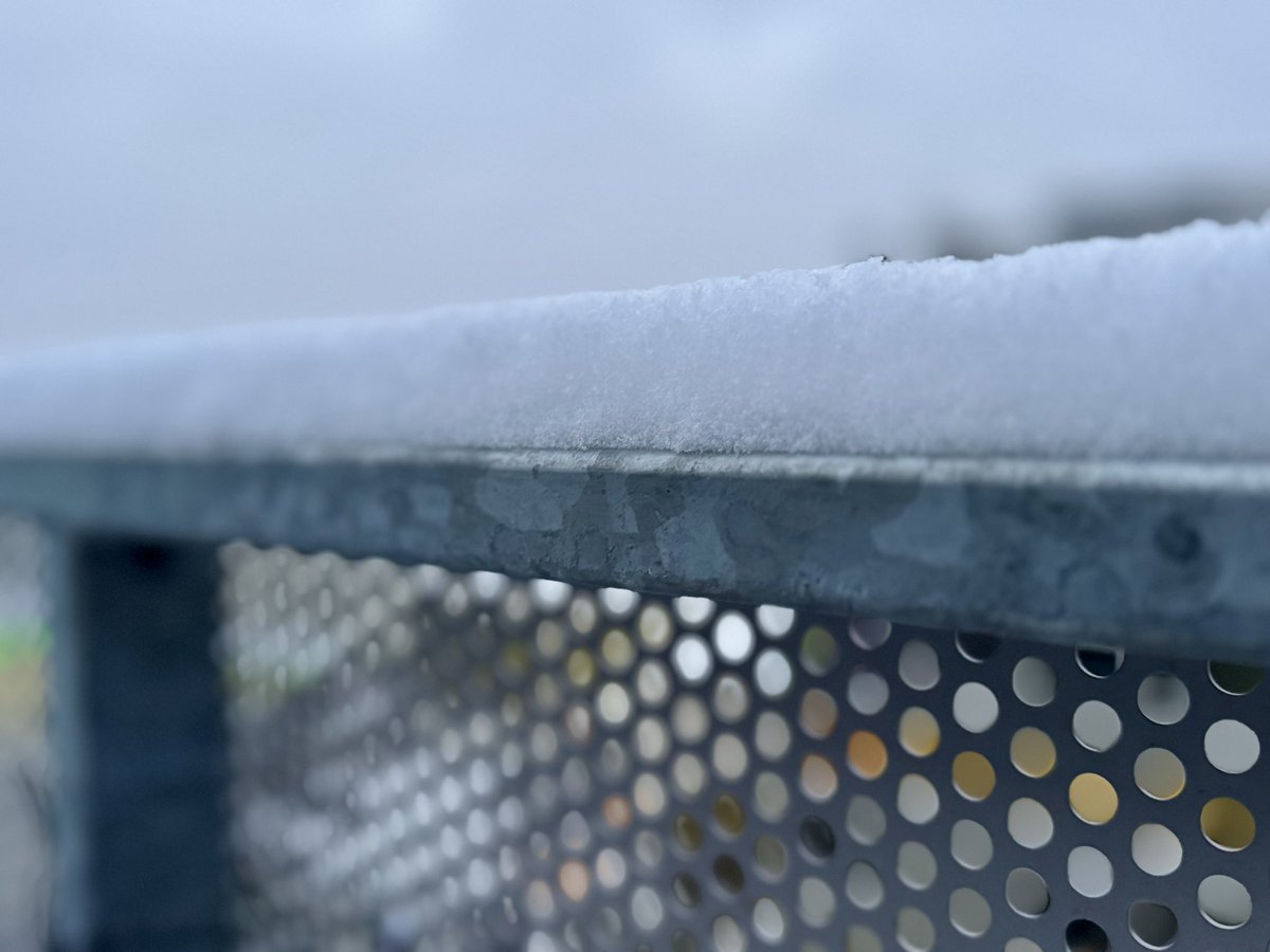 Überraschender Wintereinbruch im Herbst. Wann liefert Sepp? #schneechaos #herbst #wien