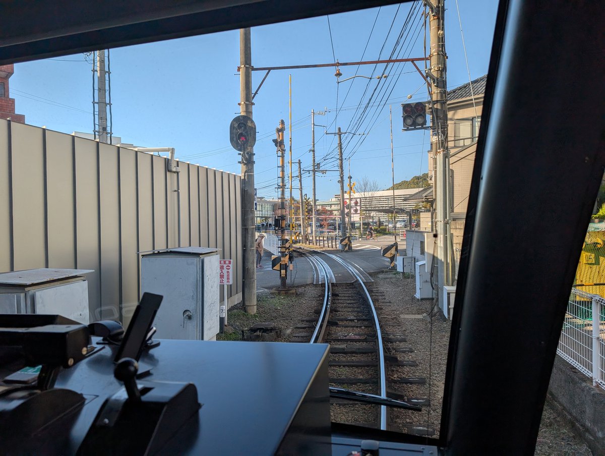 乗車電、めっちゃ見覚えしかないキャラクターが描かれてて草 実際それ