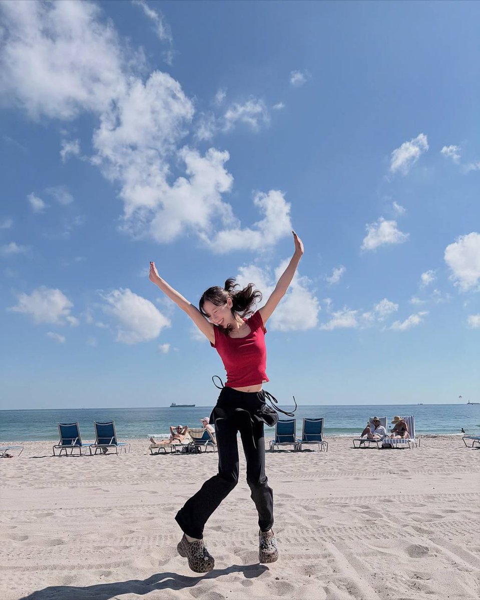 Heeejinj's tweet image. Sunday bliss mode: activated. Happy vibes only! 💖