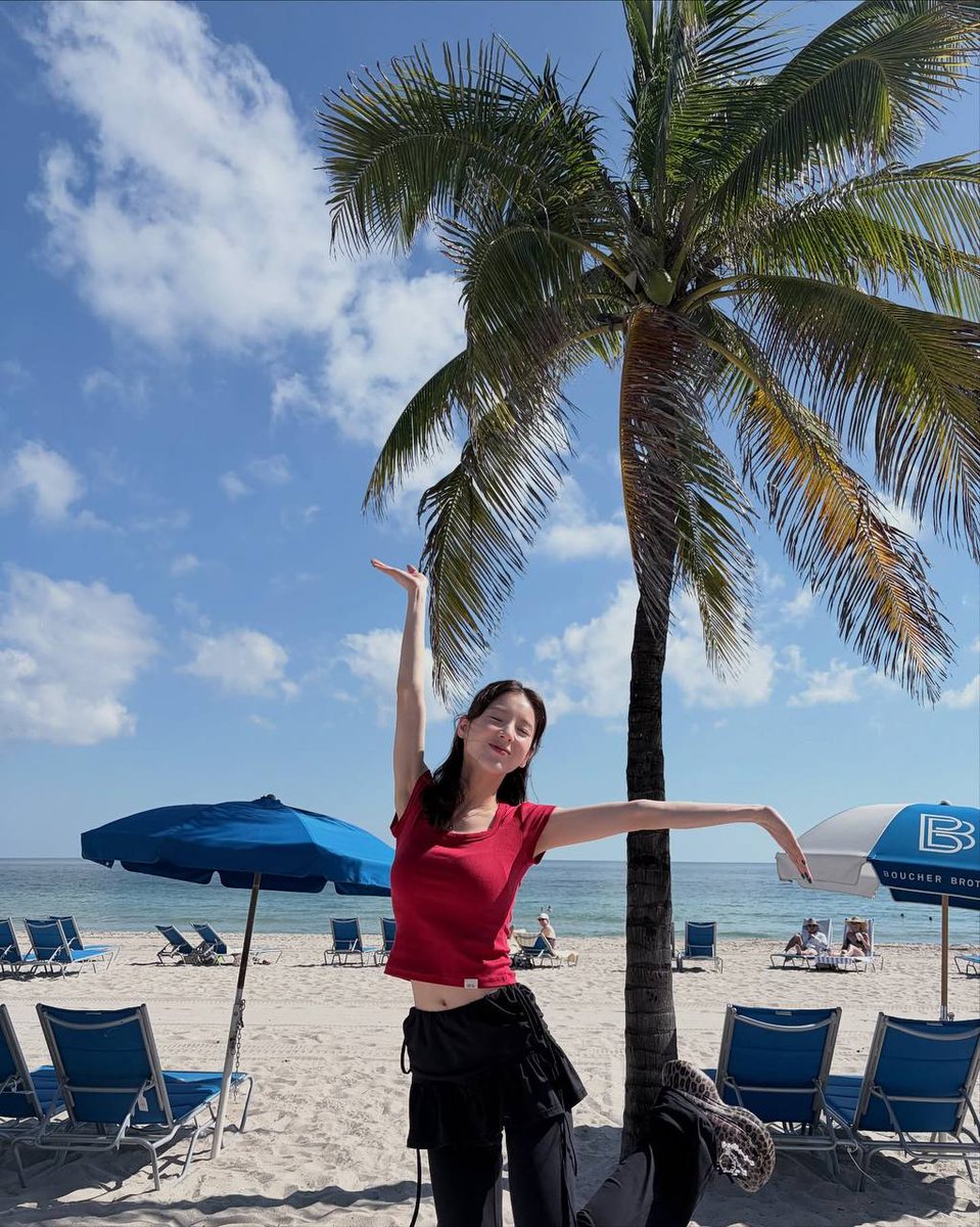 Heeejinj's tweet image. Sunday bliss mode: activated. Happy vibes only! 💖