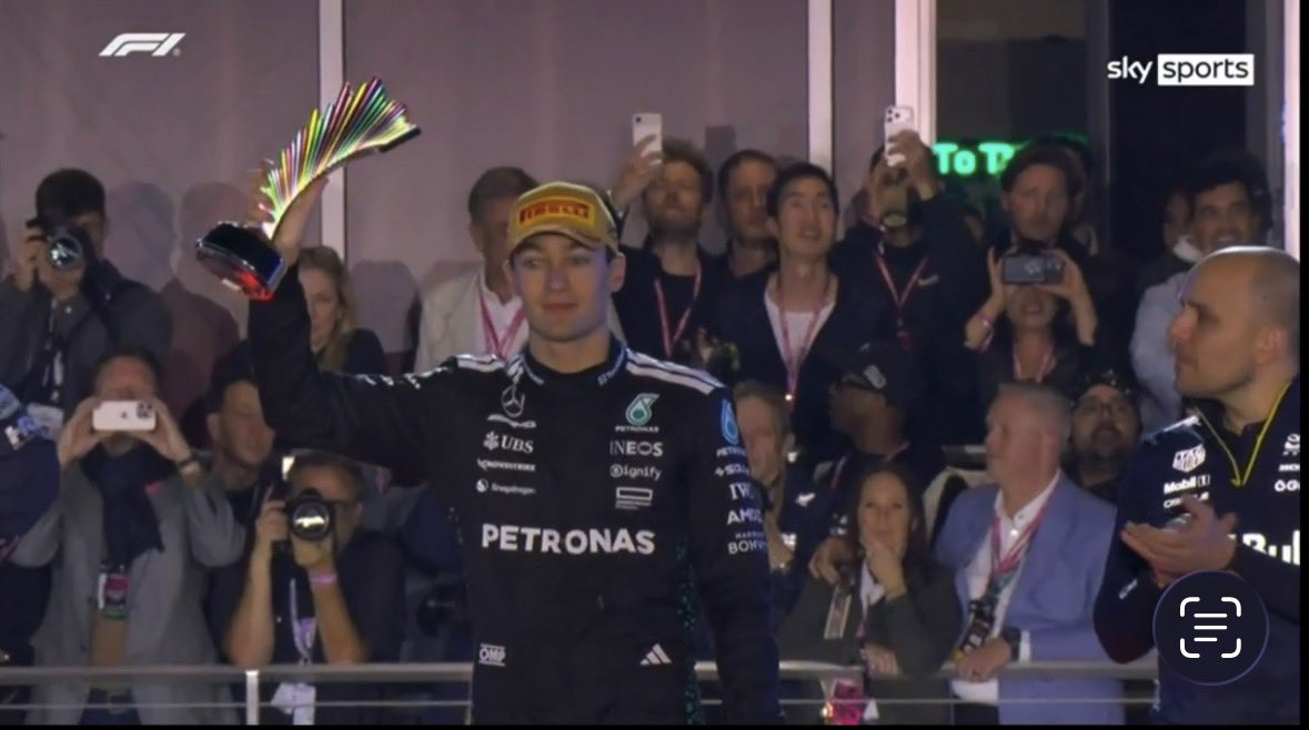 Podio GP de Las Vegas <a href="/Max33Verstappen/">Max Verstappen</a> <a href="/LandoNorris/">Lando Norris</a> <a href="/GeorgeRussell63/">George Russell</a> <a href="/redbullracing/">Oracle Red Bull Racing</a> <a href="/McLarenF1/">McLaren</a> <a href="/MercedesAMGF1/">Mercedes-AMG PETRONAS F1 Team</a> <a href="/F1/">Formula 1</a>