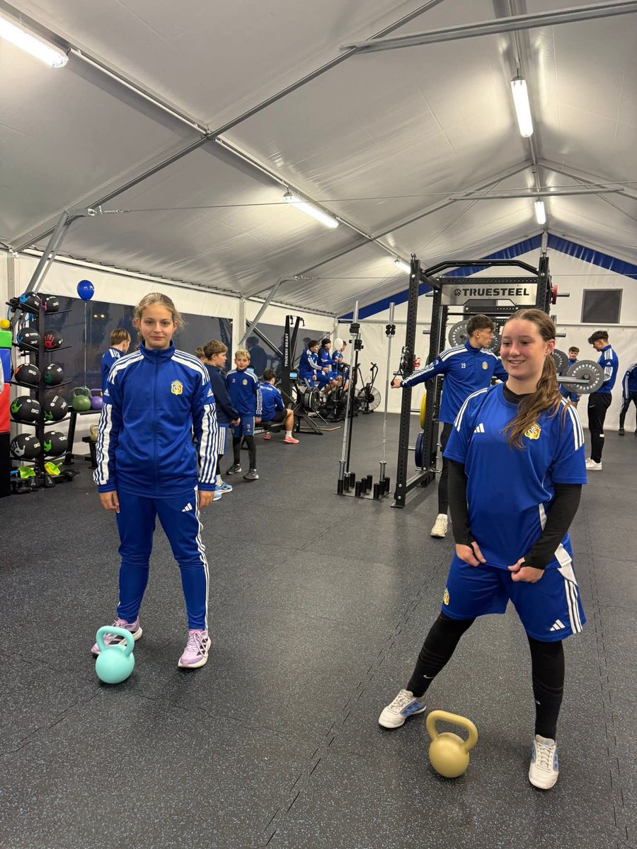 LachnitPetr's tweet image. 🏋️‍♂️ Nová venkovní posilovna Motorletu je v otevřena 💙

Posilovna bude sloužit především mládeži – a už dnes ji naplno využili dorost, žáci i dívky. 

Pásku jsem přestřihl s Rudou Blažkem předsedou SK Motorlet.

#Motorlet #Praha5 #Lachnit #foryou