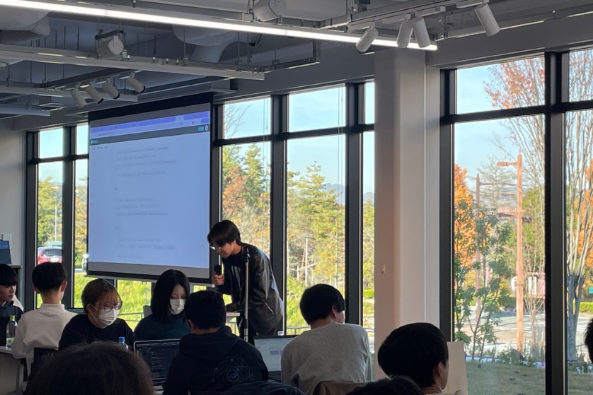xinsuzuki's tweet image. 【#58hack】#Hackathon for students DemoDay

No.11 : 伊弉諾
“Prod Disco”
topaz.dev/projects/08b93…

#Progate #ゴネンゴ #関西学院大学 #SparkBase
#イルグルム #YRGLM #インフォームシステム #THEBIGLE
#スタディスト #スーパーハムスター #RIZAPテクノロジーズ
#ハッカソン #学生エンジニア