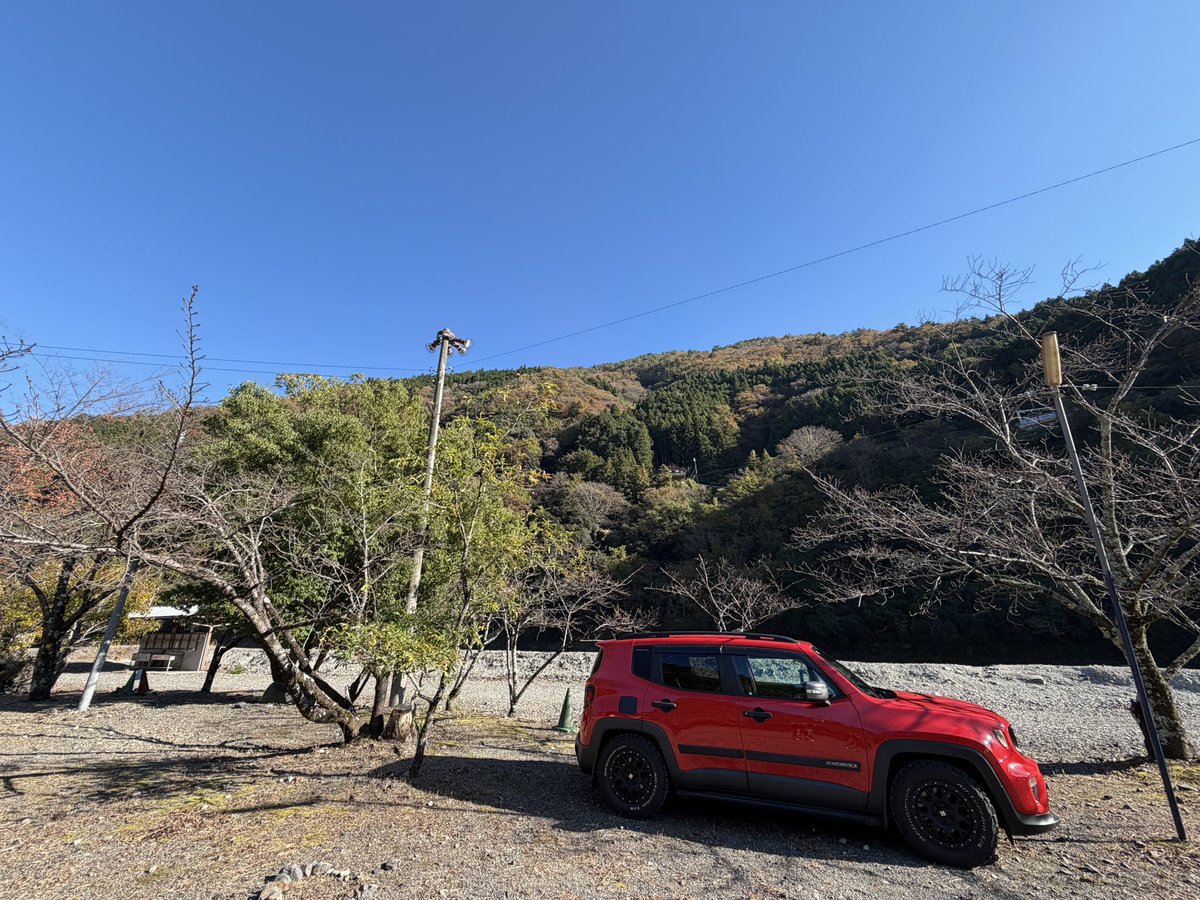 sasukoimama's tweet image. #キャンプ　#十津川　#紅葉 
楽しい楽しいキャンプだぁ🏕️
えぇ天気やし☀️美味しいもん食べて🍴😋寝るだけ💤