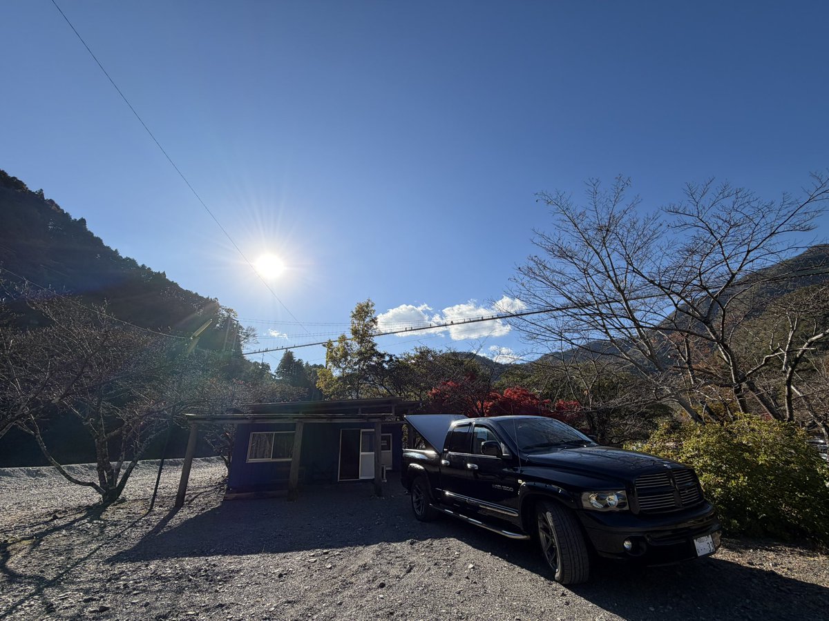 sasukoimama's tweet image. #キャンプ　#十津川　#紅葉 
楽しい楽しいキャンプだぁ🏕️
えぇ天気やし☀️美味しいもん食べて🍴😋寝るだけ💤