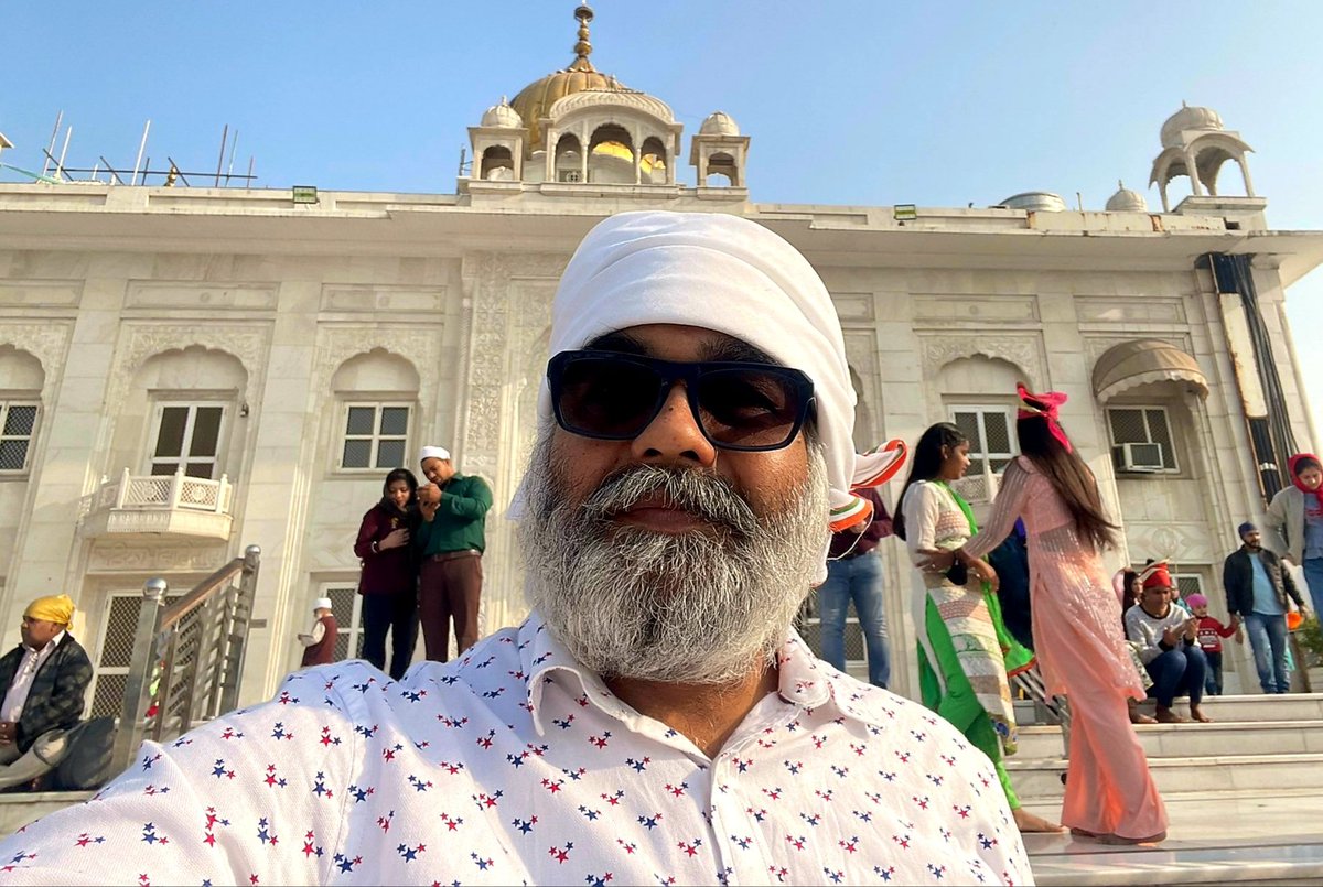 BJP_VINAYSHARMA's tweet image. सरल-सौम्य, शानदार व्यक्तित्व के धनी, राष्ट्रवादी विचारक, पत्रकारिता जगत के स्तम्भ, उत्कृष्ट विश्लेषक श्री @RajkishorLive जी आपको जन्मदिन की अनन्त हार्दिक बधाई,शुभकामनाएं।
💐🎂🎊🙏🏻
श्रीबाँकेबिहारी जी से आपके स्वस्थ एवं यशस्वी जीवन की हार्दिक शुभेच्छा।
।।  श्रीमत्कुंज श्रीहरिदास ।।