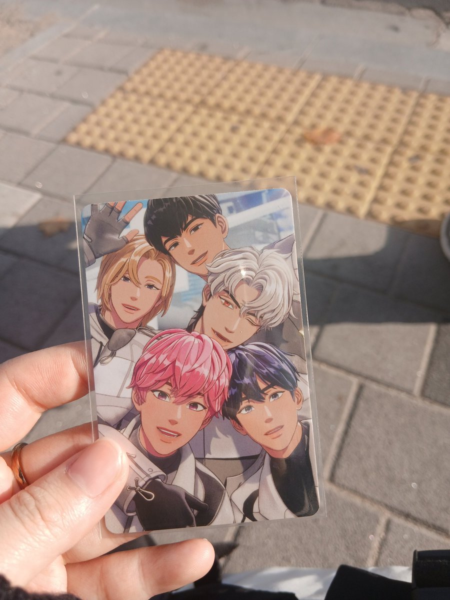 집가는 버스 기다리다 천사 플리님께세 주셨어 감사합니다 🖤