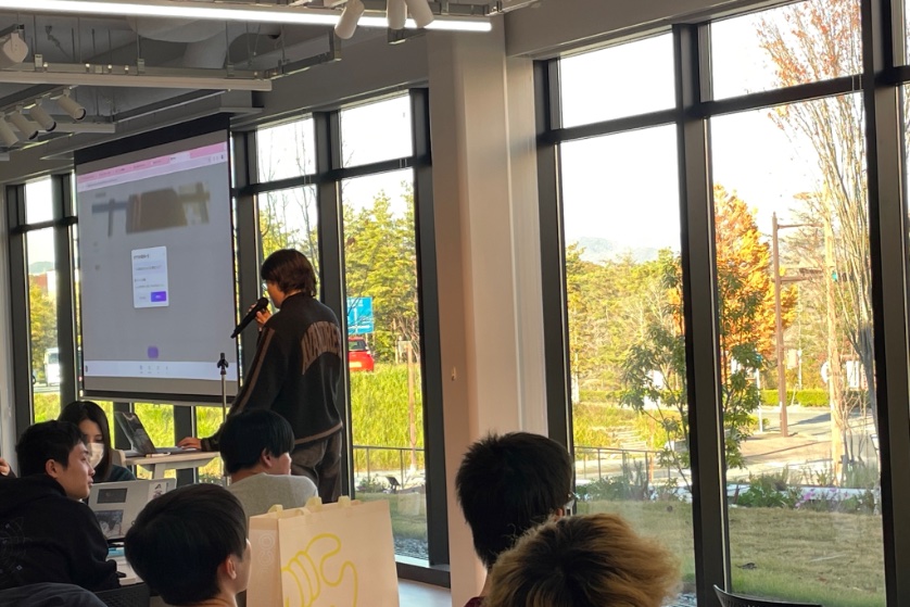 xinsuzuki's tweet image. 【#58hack】#Hackathon for students DemoDay

No.12 : 明石焼き
“SpotLink”
topaz.dev/projects/3d7d2…

#Progate #ゴネンゴ #関西学院大学 #SparkBase
#イルグルム #YRGLM #インフォームシステム #THEBIGLE
#スタディスト #スーパーハムスター #RIZAPテクノロジーズ
#ハッカソン #学生エンジニア