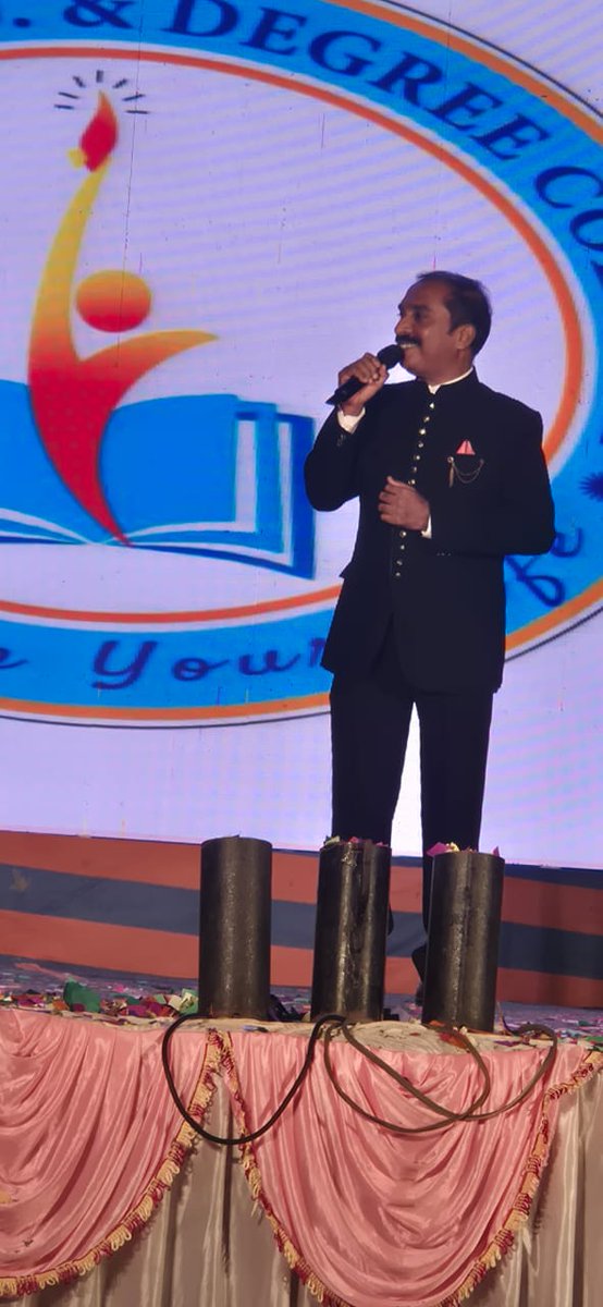 cjamesha's tweet photo. Honoured to be a part of a vibrant celebration at St. Jerome’s Degree College, Bangalore!
Delighted to join the IGNITE function as the Special Guest and present prizes to the outstanding achievers.

✨ Wishing the Jeromites greater heights ahead!

#Ignite2025 #StJeromesCollege https://t.co/tfMuQEwZlA