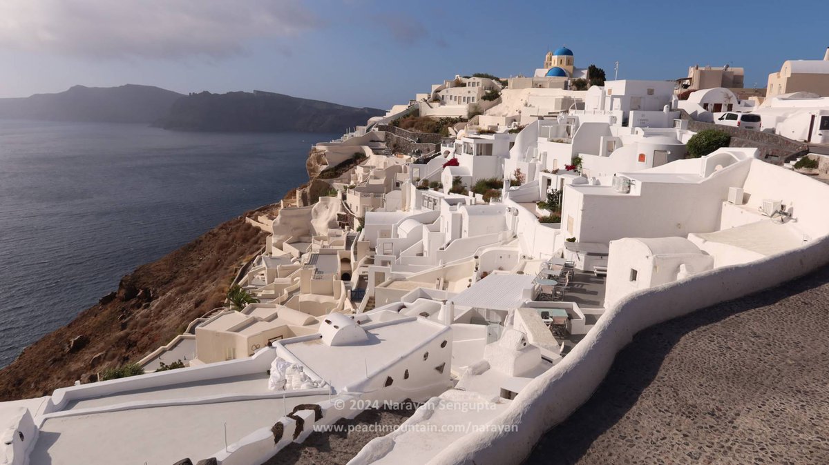 USAS_WW1's tweet image. #Greece #Ελλάδα #Luxury #travel #Santorini: Καλημέρα! Santorini is correctly famous for its breathtaking beauty. In November, you can have the island to yourself! No crowds! And we met the plumpiest, friendliest cat ever! We loved him! @BVisitSantorini  x.com/USAS_WW1/statu…