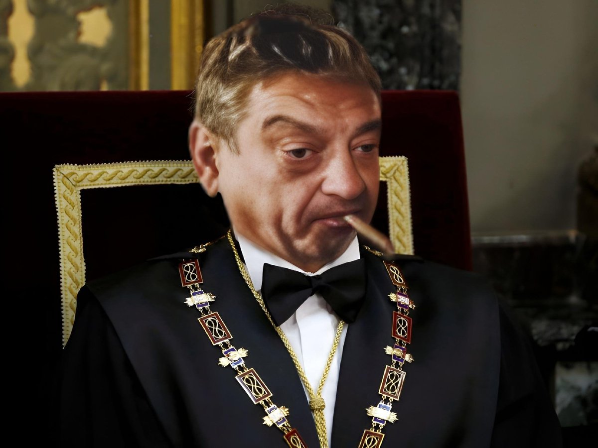 elosqar's tweet image. Juez del Supremo.