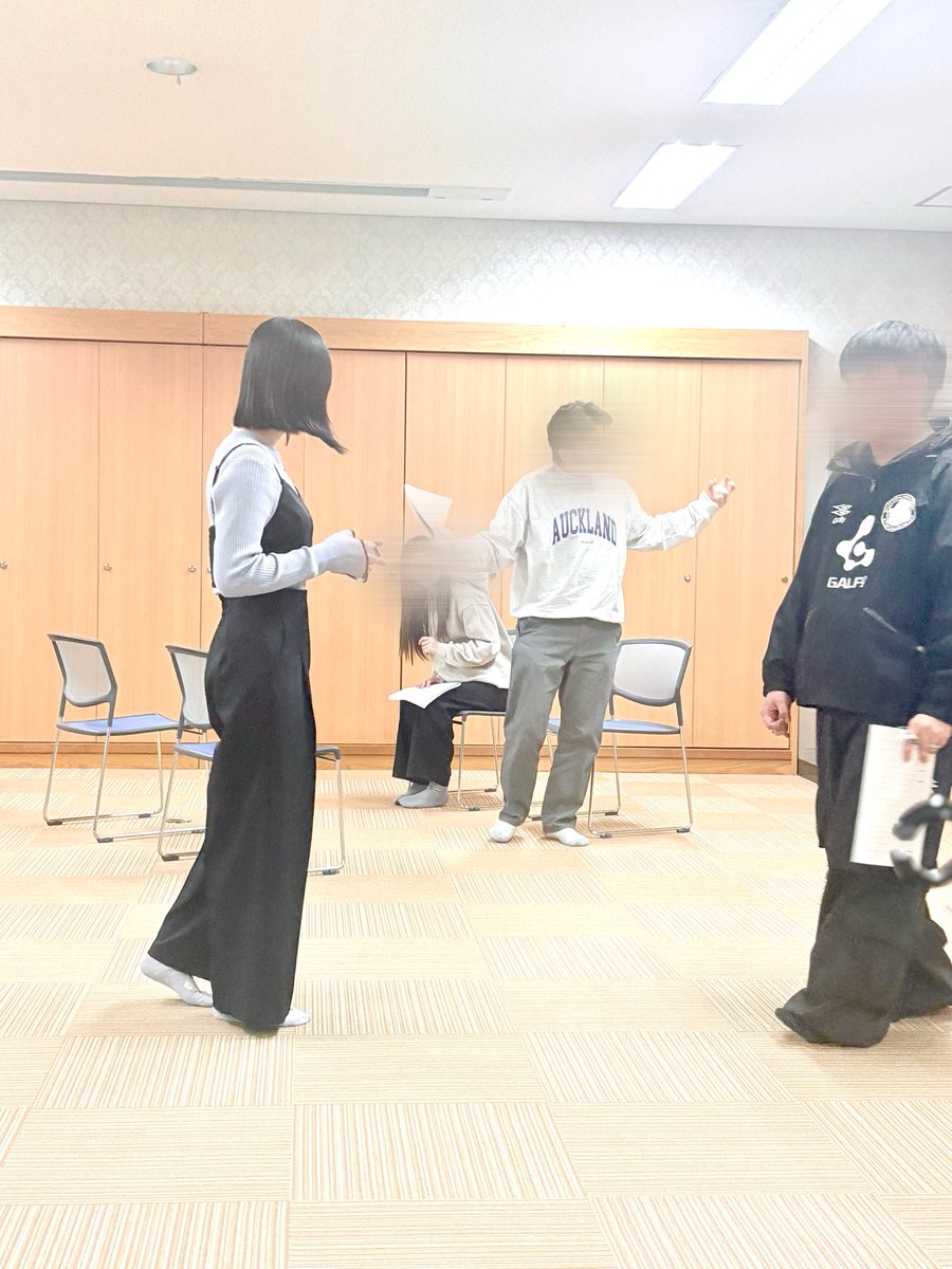 gekidan_SAP2024's tweet image. こんばんは、雨夜です🌙* :ﾟ
本日は、団員と「#星ノ数ホド」を観劇し、そのまま稽古でした！

刺激を受けつつ、稽古ではそれぞれのシーンを確認しながら進めました。
観た直後ということもあり、普段より客観的に自分たちの動きや流れを見直す、良い時間になったと思います！

#劇団SAP