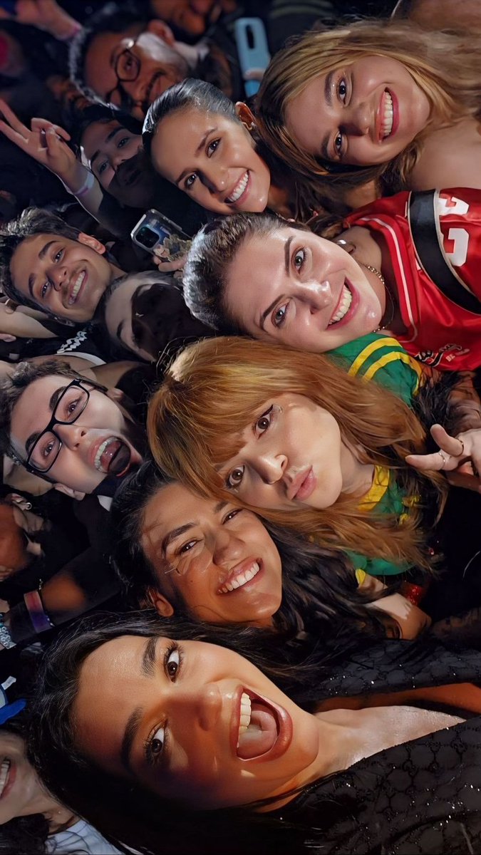 lipabru's tweet photo. SONHO REALIZADO! Eu te amo @DUALIPA 🩷 https://t.co/4zFpXc4Mp7