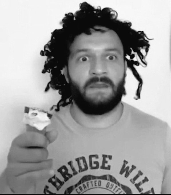 Sakın konumuna bakmayın kanım dondu