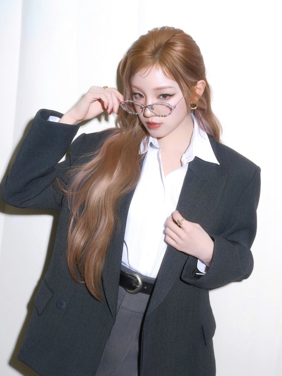 syqfiles's tweet image. yuqi weibo update