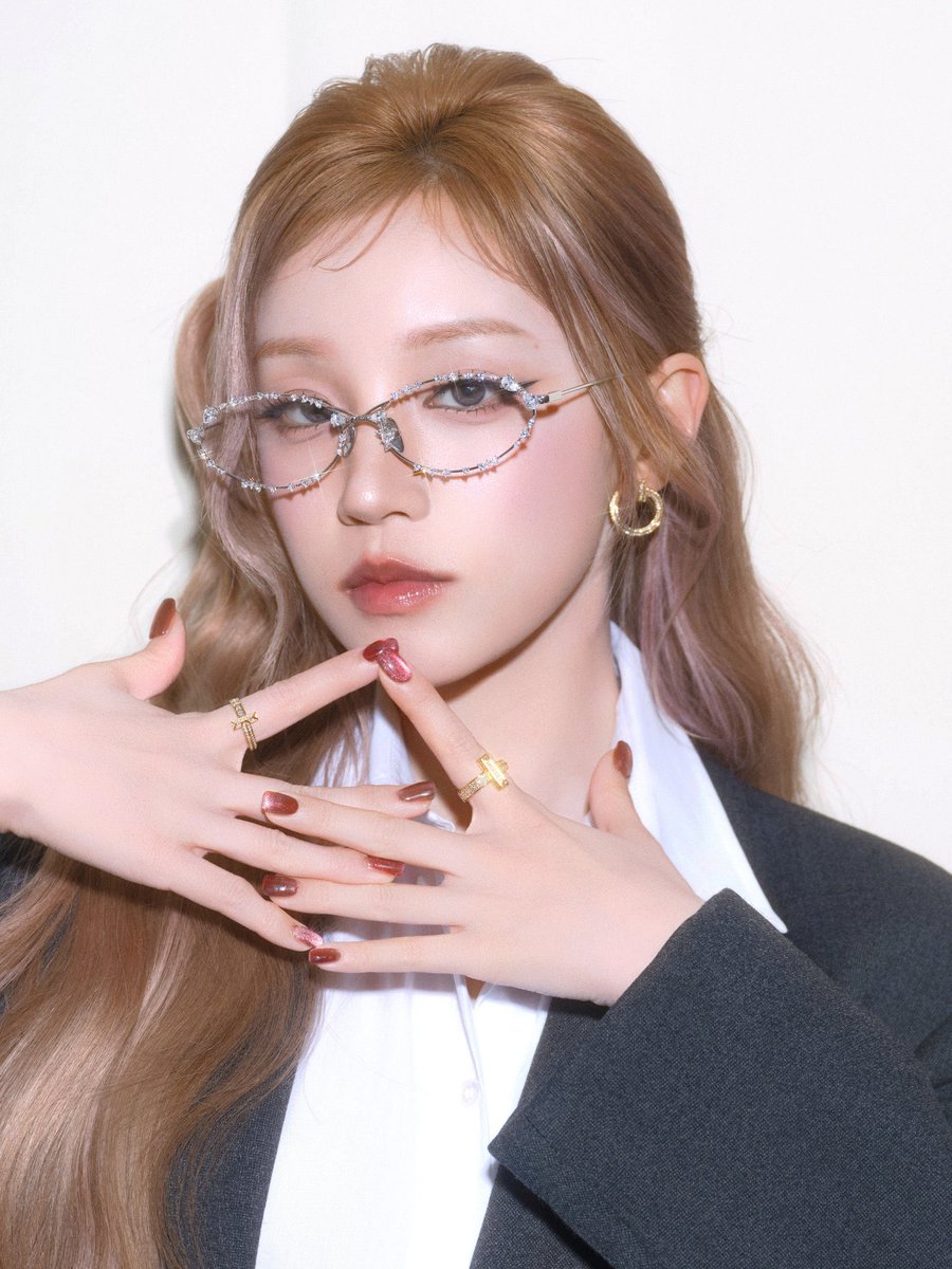 syqfiles's tweet image. yuqi weibo update