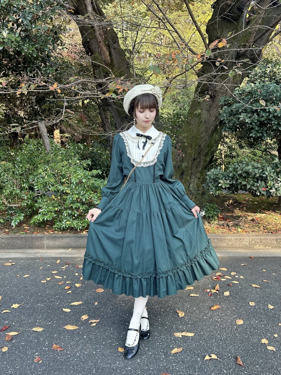 大人になったアリスワンピース