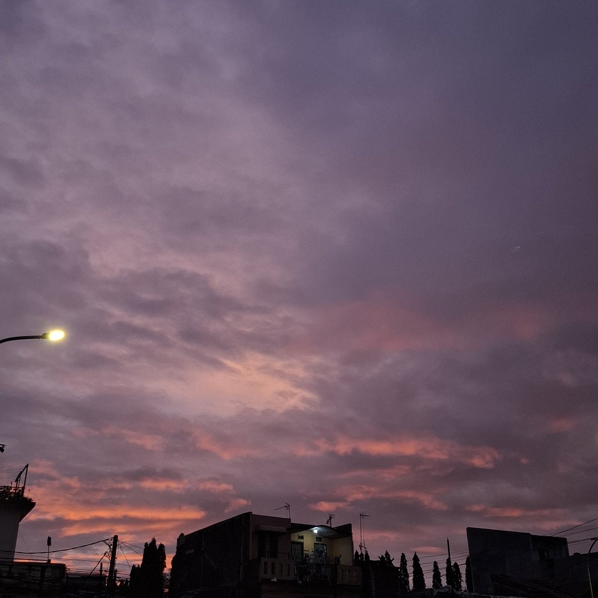 bubblejiesgo's tweet image. langit bandung today