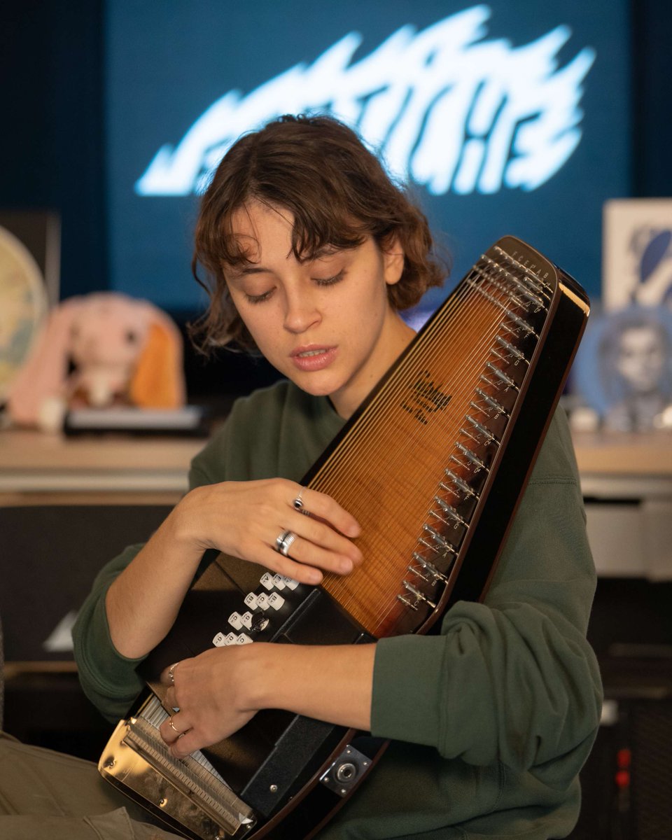 ForticheProd's tweet image. When two creative worlds collide, magic happens . Pomme &amp;amp; @Stromae ✨

We&apos;re proud to collaborate with such talented artists who gave Jinx &amp;amp; Ekko the anthem their story deserves. 💚💙

Receiving them at the studio was a pleasure, thanks to @riotgames and @virginmusicfr.