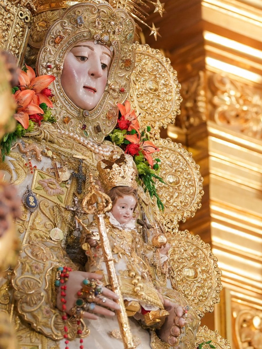 🟢 𝐒𝐎𝐋𝐄𝐌𝐍𝐈𝐃𝐀𝐃 𝐃𝐄 𝐂𝐑𝐈𝐒𝐓𝐎 𝐑𝐄𝐘 | 

Hoy la Iglesia celebra con gozo y esperanza la Solemnidad de Nuestro Señor Jesucristo, Rey del Universo.

“𝐒𝐮 𝐫𝐞𝐢𝐧𝐨 𝐧𝐨 𝐭𝐞𝐧𝐝𝐫𝐚́ 𝐟𝐢𝐧.” Cristo Rey gobierne nuestros pensamientos y acompañe nuestros pasos.