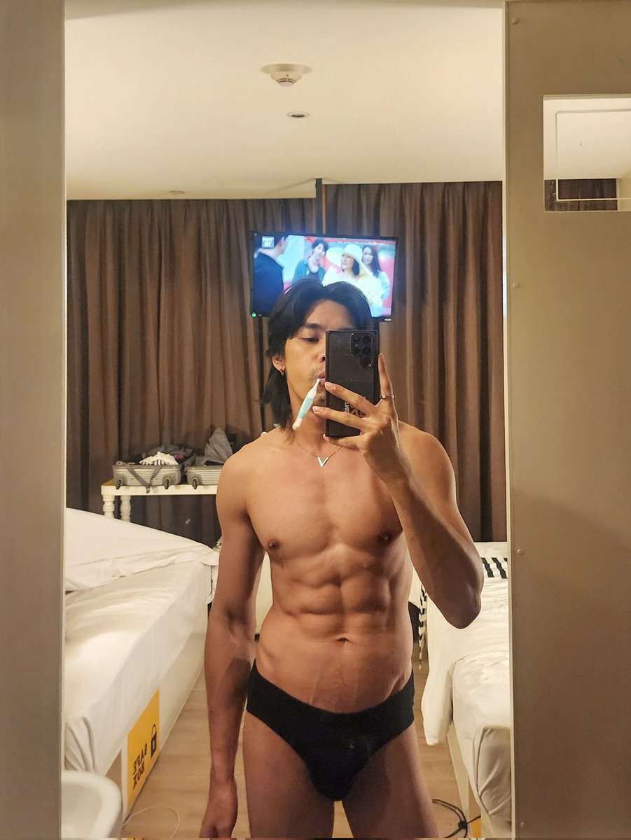 ONGGA16's tweet image. ที่เห็นชัดๆอะ เกร็งจนหายใจไม่ออกแล้ว 🤣