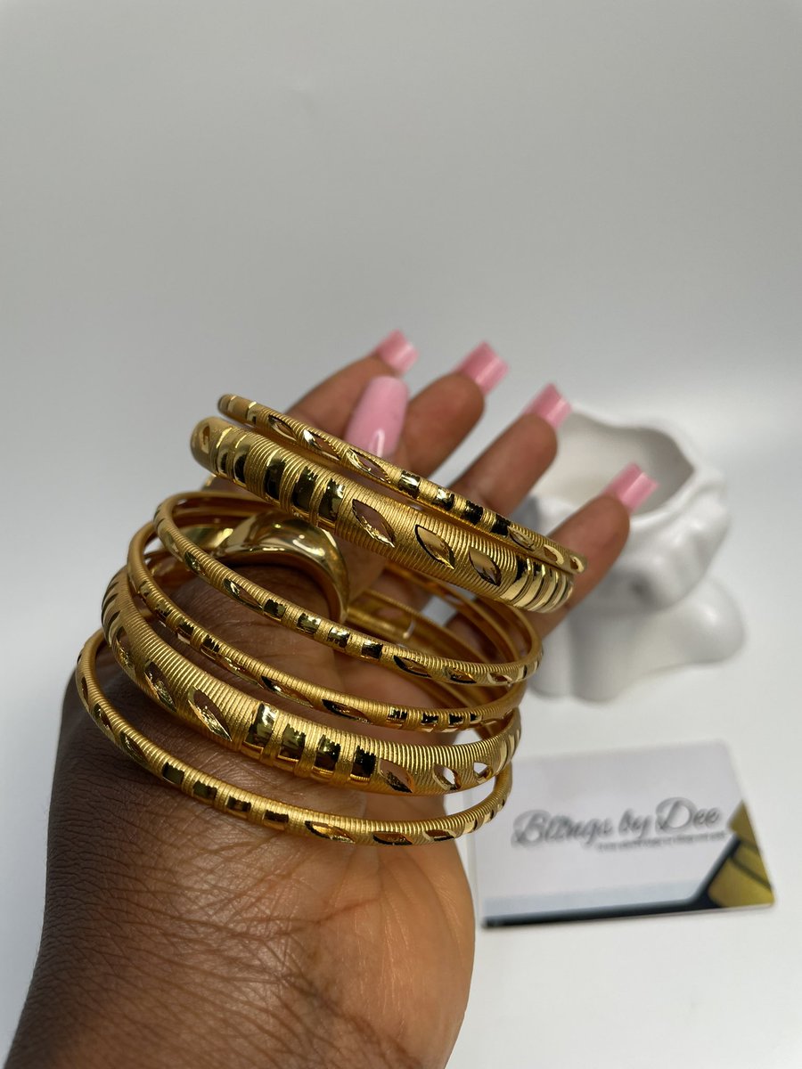 Dee_Bebegirl's tweet image. category: arabian bangles 😍🔥
N7,500