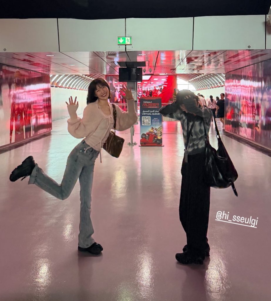heroes_twt's tweet image. joy and seulgi having a date together 👯‍♀️🏎️